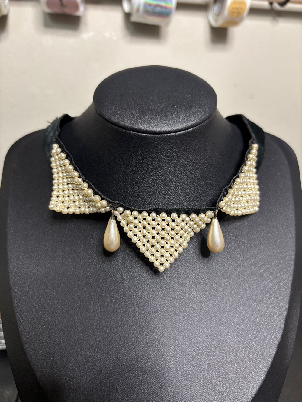 Vintage Velvet Pearl Triangle Choker Necklace Teardrop Pendants - Ivory